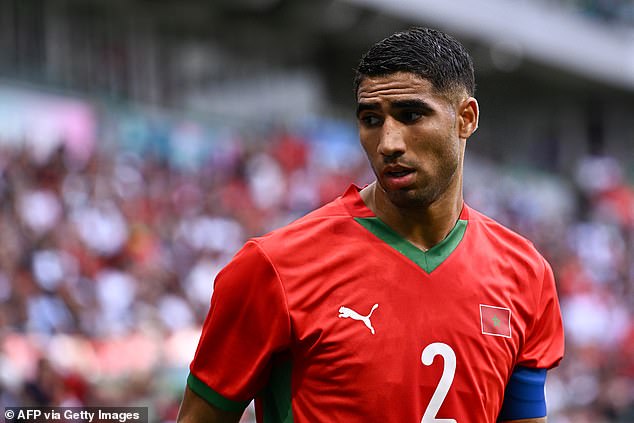 Achraf Hakimi lái xe bus chở đội Ma-rốc dự Olympic Paris 2024? - Ảnh 2.