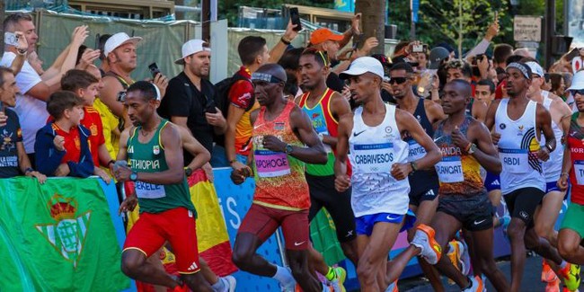 Kipchoge không hoàn thành cuộc đua, tan mộng giành HCV Olympic thứ 3 liên tiếp - Ảnh 1., 123b, trang chủ 123b