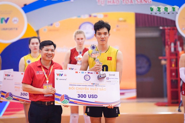 Bích Tuyền nhận giải thưởng "Đối chuyền xuất sắc nhất" ở VTV Cup 2024, 123b, trang chủ 123b