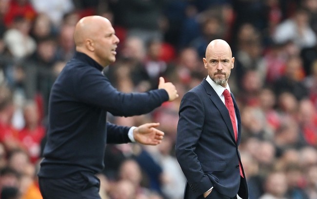 Ten Hag nổi trận lôi đình sau trận thua Liverpool, quát lại phóng viên và tuyên bố hùng hồn 'chỉ xếp sau' Man City - Ảnh 1.